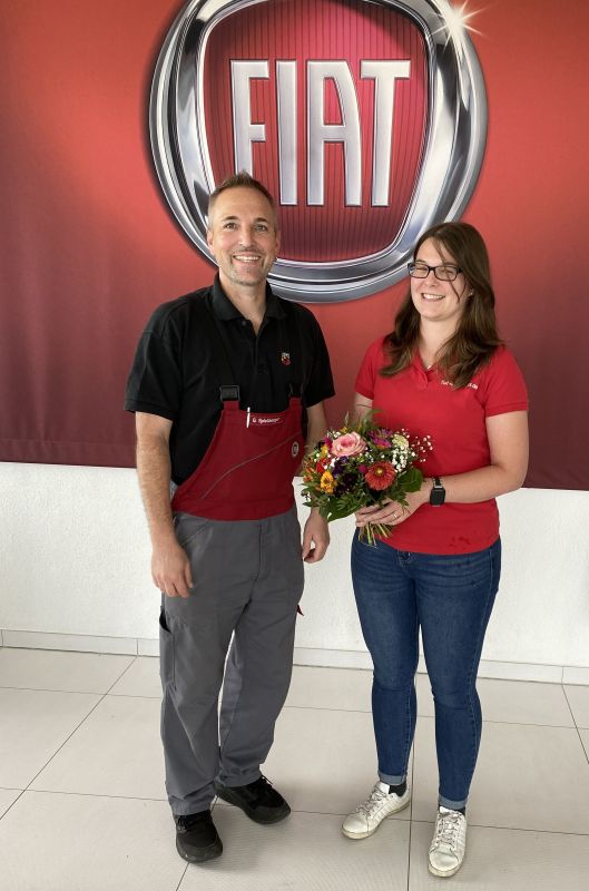 EDlive Autohaus Spielberger Gaby Lohmaier feiert ihr 10jähriges