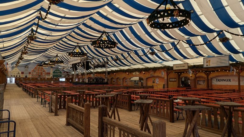 Herbstfestzelt Erdinger Weißbräu Innen (30.08.2024) Herbstfestzelt Erdinger Weißbräu Innen