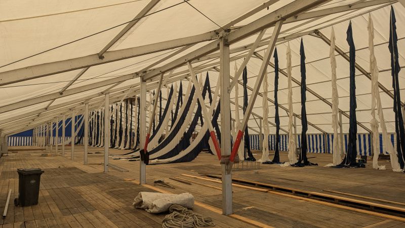 Fischer's Stiftungszelt - Deckenverzierung
