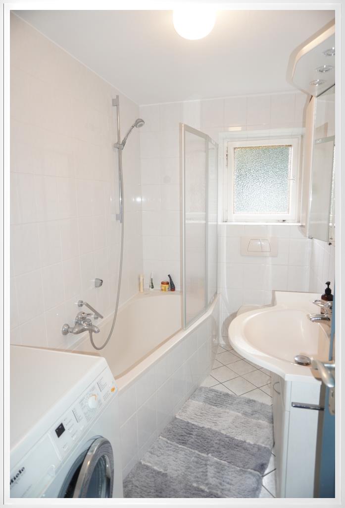 Bad mit Wanne