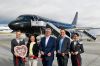 Beond Cabin Crew - Tiffany Koh (Head of Marketing and Communications von Beond), Sascha Feuerherd (Beond Chief Commercial Officer) und Oliver Dersch (Leiter des Geschäftsbereichs Aviation der Flughafen München GmbH) (v.l.n.r.)