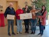 Quelle: Bürgerstiftung - v.l.n.r. Albert Thurner, stv. Kreisgeschäftsführer BRK Einrichtungsleitung Nina Guridova und dann Annabel Elb und Anne Erkens als Vorsitzende des Elternbeirats, Janine Altheimer
