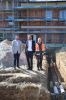 Quelle: Gemeinde Taufkirchen - Von links: 1. Bürgermeister Stefan Haberl (Aufsichtsratsvorsitzender Gemeindewerke), Christopher Ruthner (Geschäftsführer Gemeindewerke), Albert Mair (Meister Stadtwerke Erding)