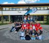 Quelle: JRK - Lorenz Werner (oranges T-Shirt)., davor die Isener Tomaten (Bereitschaftsjugend Isen), darunter die Blaulichttussis (Bereitschaftsjugend Erding) , darunter die BaywatchGirls (Wasserwacht Erding), linke Gruppe: Nasse Tiger (Wasserwacht Erding