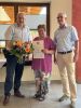 v.l.n.r.: Hans Wiesmaier, 1. Bürgermeister Fraunberg; Anna Gfirtner; Rolf Meindl; Amtsleiter Amt für Ländliche Entwicklung Oberbayern (Foto © T.Mayer - Amt für Ländliche Entwicklung Oberbayern)