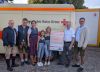 Quelle: BRK Kreisverband Erding, v.l. Dirk Urland, Daniel Treffler, Maria Treffler mit Lisa und Lena, Raimund Klaus, Andreas Lindner