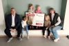 Quelle: SpK Erding/Dorfen - Über die Sparkassenspende, die Regionalleiter Walter König persönlich vorbeibrachte, freuten sich Kindergartenleiterin Sabine Hofmaier und die Kinder aus Moosen.